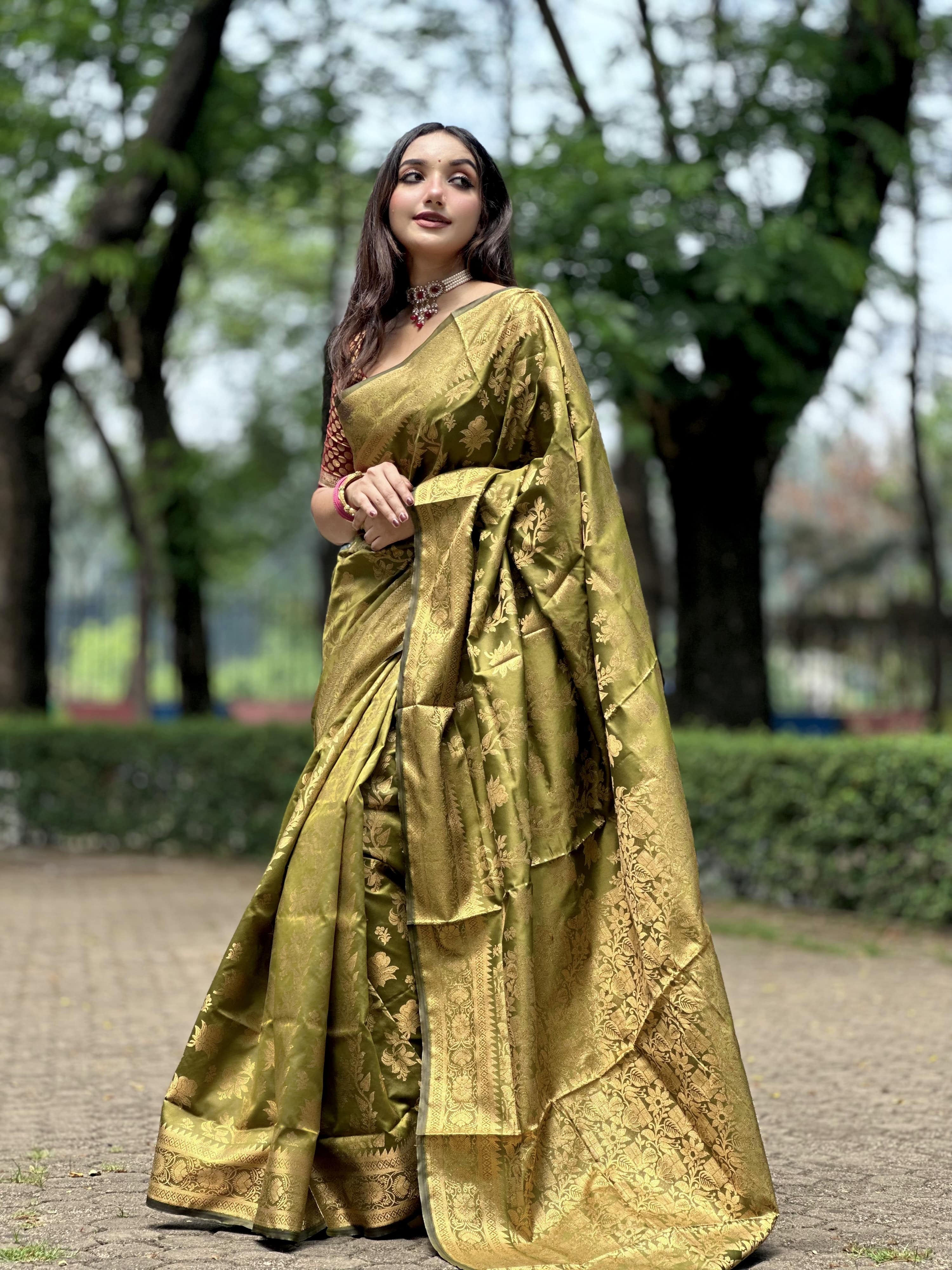 এক্সক্লুসিভ কাতান শাড়ি (25)