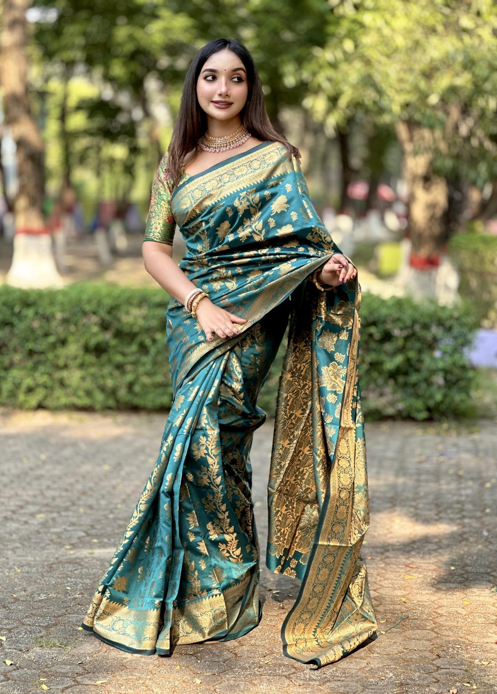 এক্সক্লুসিভ কাতান শাড়ি (30)